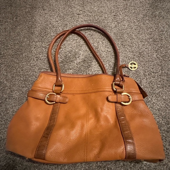 Chic Tan Leather Shoulder Bag - Picture 1 of 7